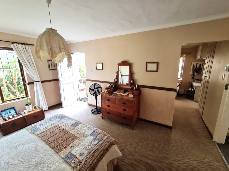 6 Bedroom Property for Sale in Noorsekloof Eastern Cape